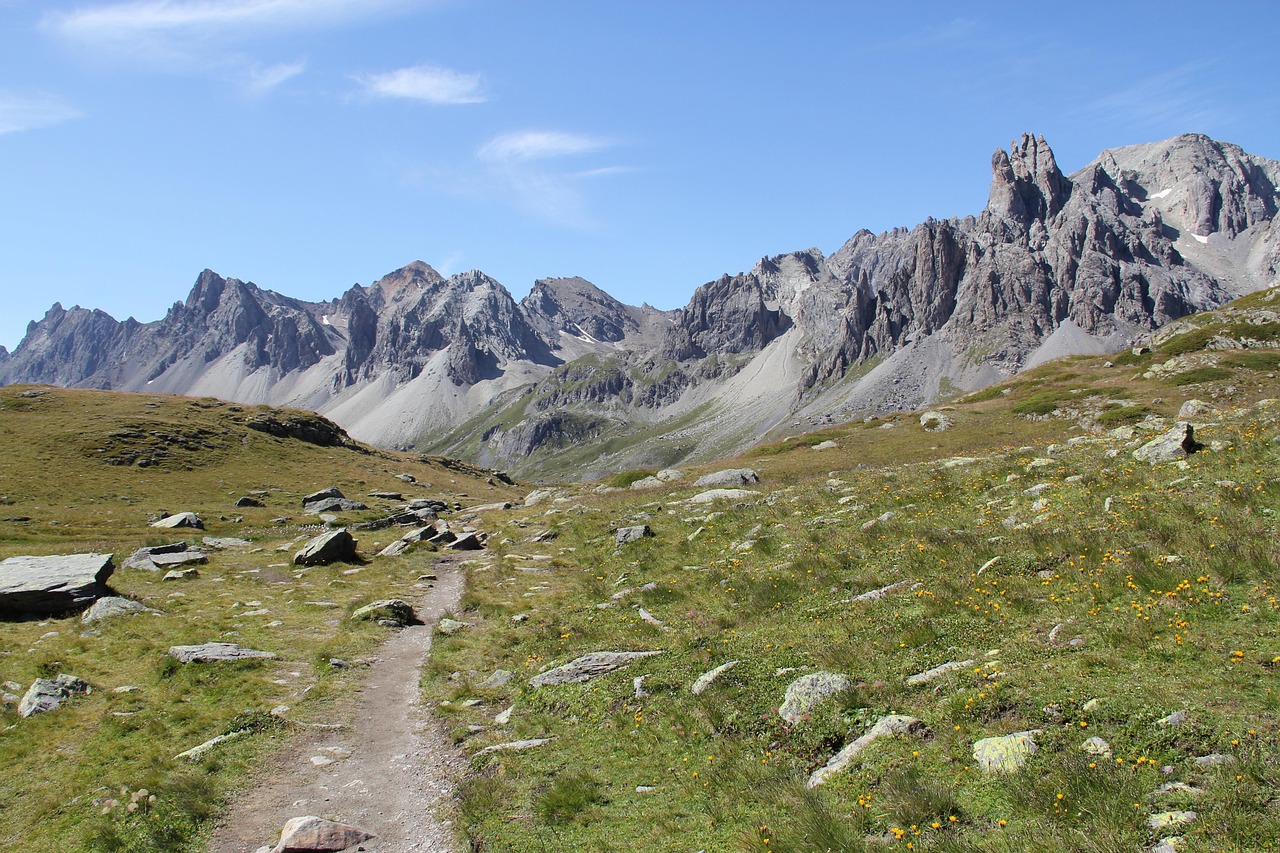 阿尔卑斯山旅游价格全面解析与深度探讨