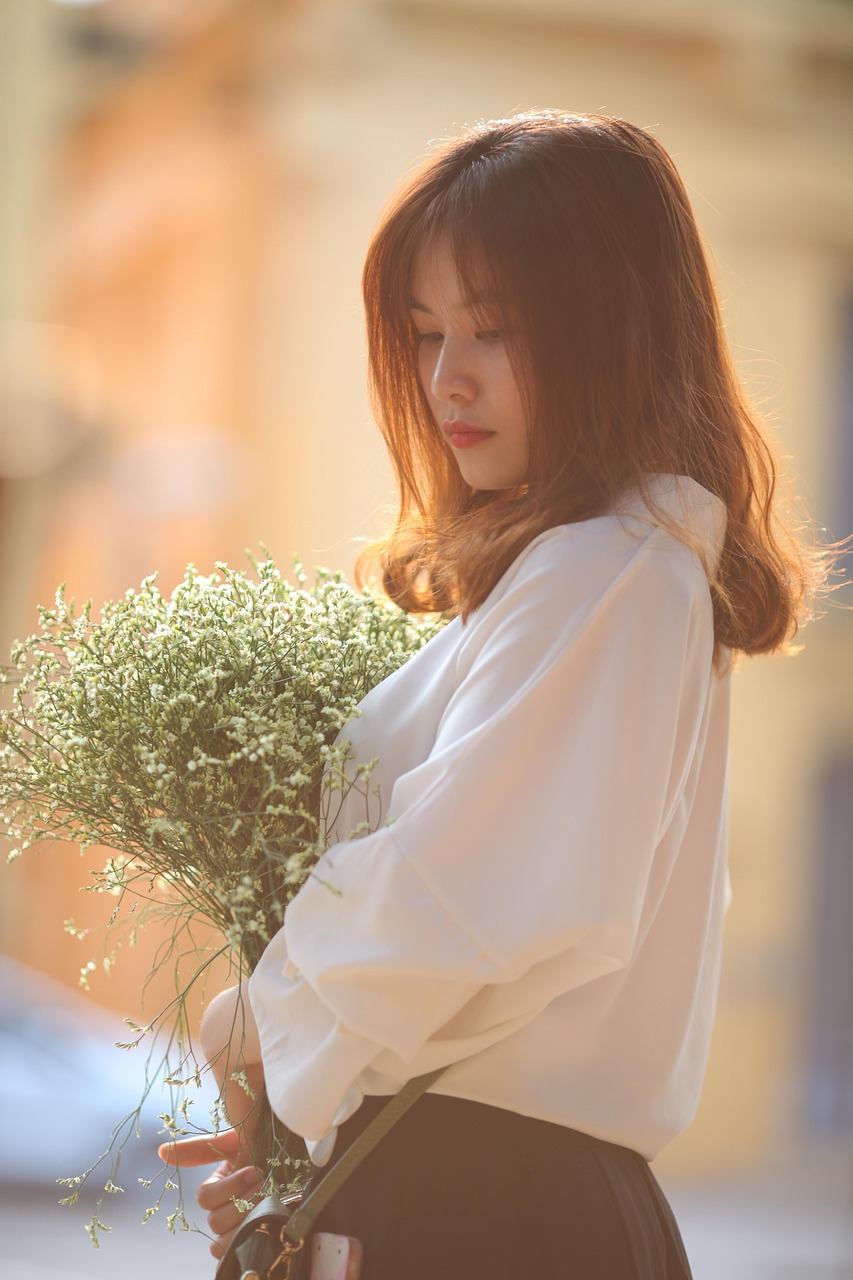 李嘉演员，三月璀璨之星的光辉之路